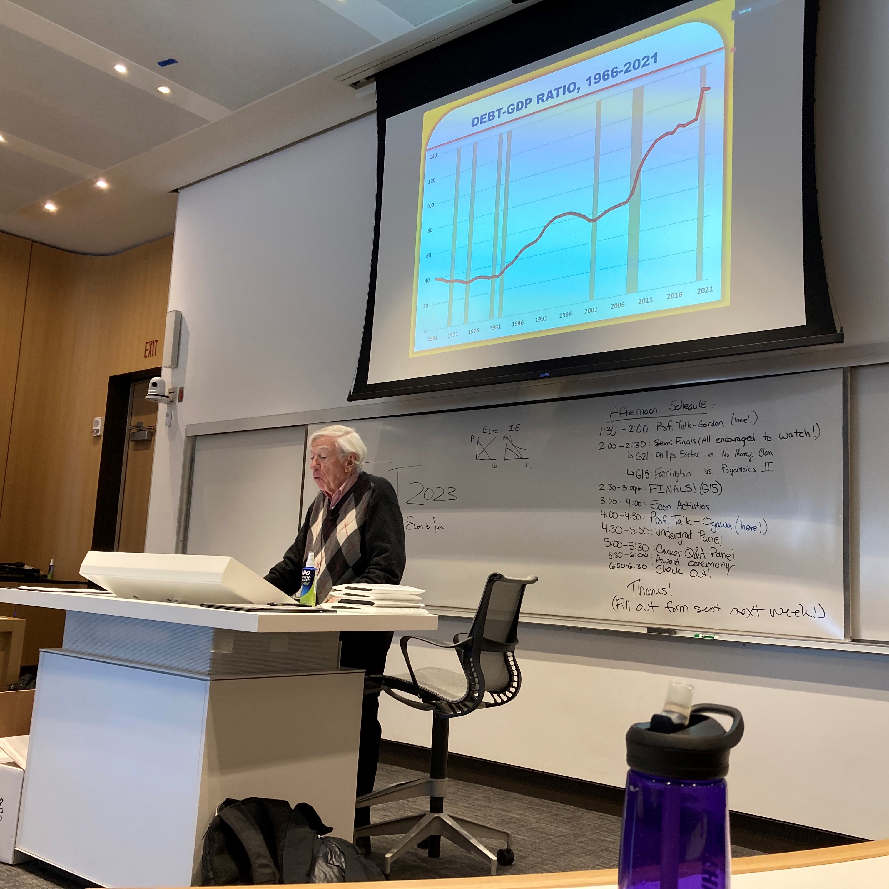 Bob Gordon presents his lecture, "The U.S. Economy: Where Has It Been And Where Is It Going."